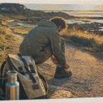 Randonnée bretagne morbihan sur le GR34, promeneur au littoral