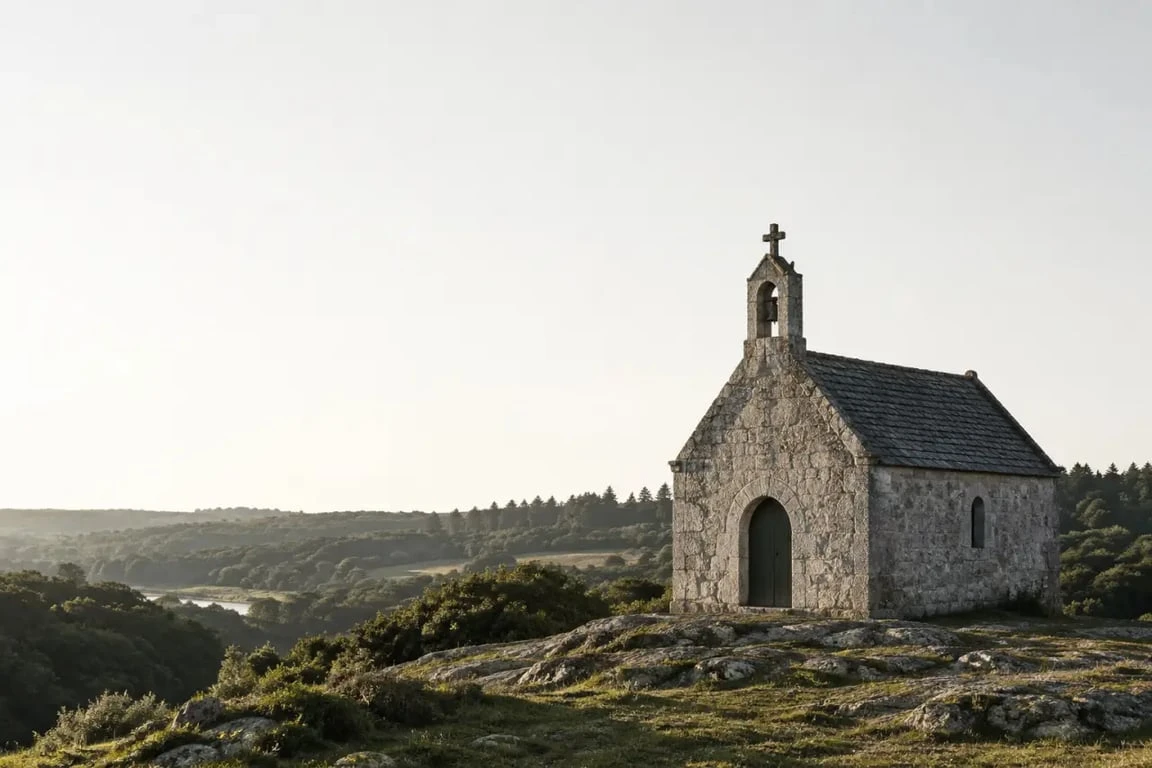 Chapelle rurale typique du patrimoine religieux de Berné Morbihan France
